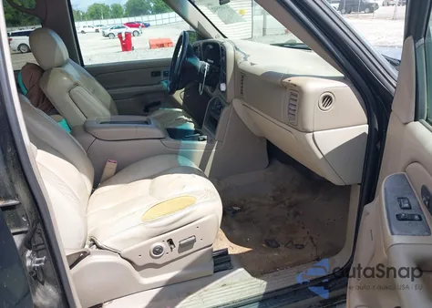 2004 Chevrolet Suburban 1500 Z71 from USA, damaged, VIN 3GNFK16Z74G158523